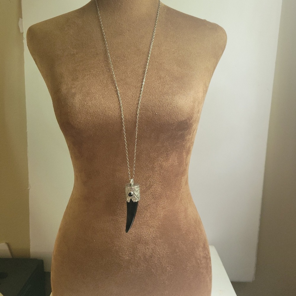 Silver Tone Faux Black Horn Pendant Necklace 18 Inch Goth